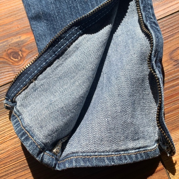 Hollister Women's Blue Jeans Size 0 Zipper Bottom Distressed High Rise Midi - Picture 6 of 13